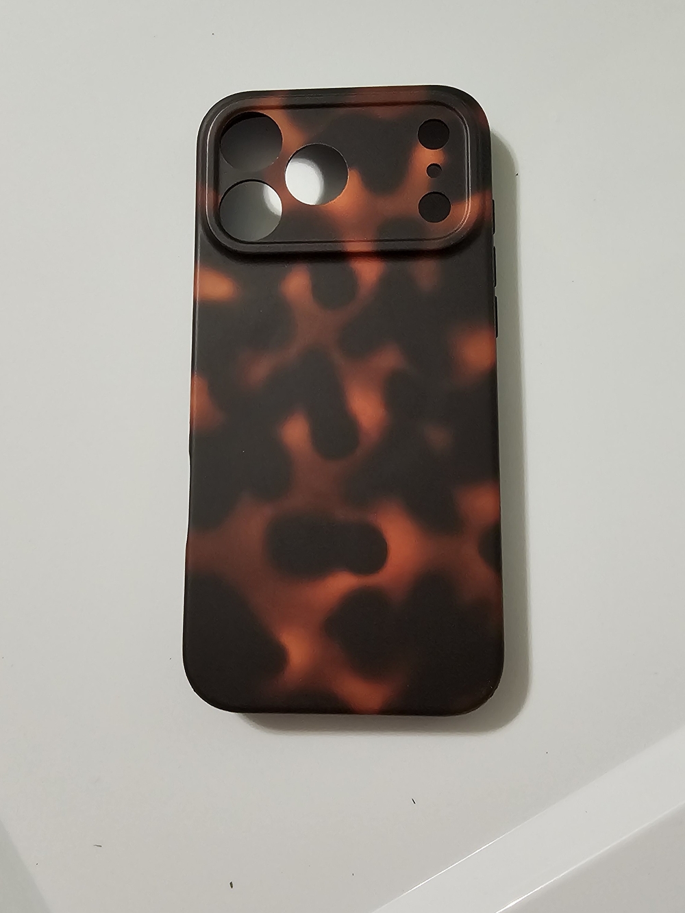 Tortoiseshell-Pattern Phone Case in Brown & Black For Iphone 17 Pro Max.